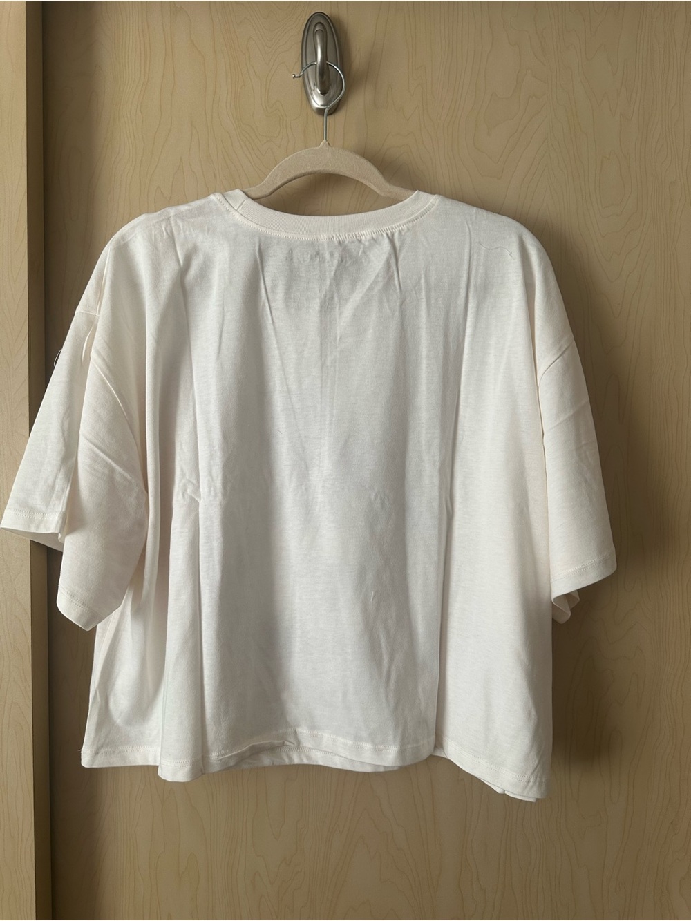 Raven Skull Graphic Crop Tee NWT - Picture 4 of 5